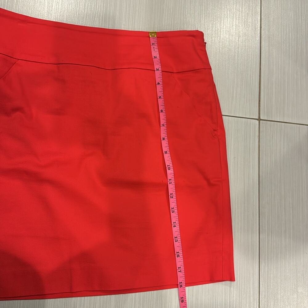 Ann Taylor NWOT Skirt with Pockets and side Zipper, no Slit. - Picture 6 of 8